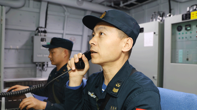 了不起的中國(guó)軍人丨董國(guó)峰：登上了更先進(jìn)的戰(zhàn)艦，就得挑戰(zhàn)更先進(jìn)的專業(yè)